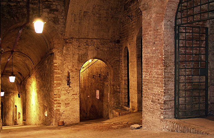 Italia, Perugia, Fortezza, Vault, Dungeon, mura della città, architettura