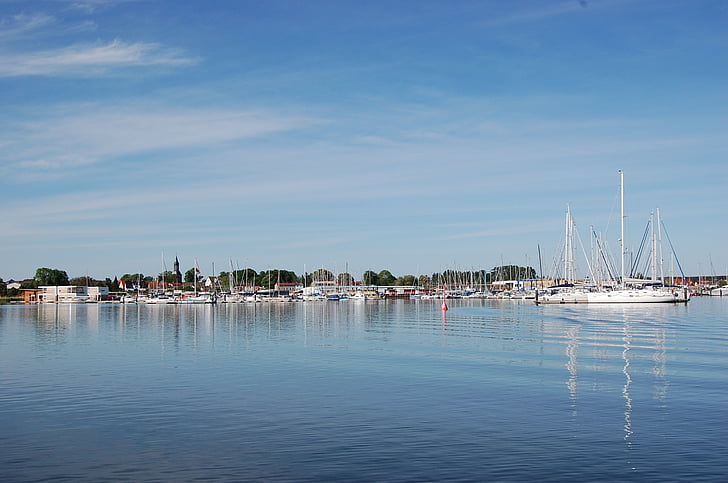 Kröslin, Portuària, port esportiu, embarcacions, vela, Pals de vela, vaixells