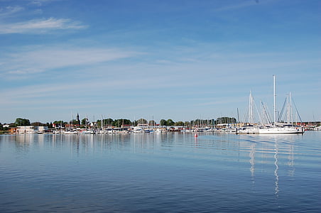 Kröslin, Port, Marina, veneet, purjehtia, purje mastot, alusten
