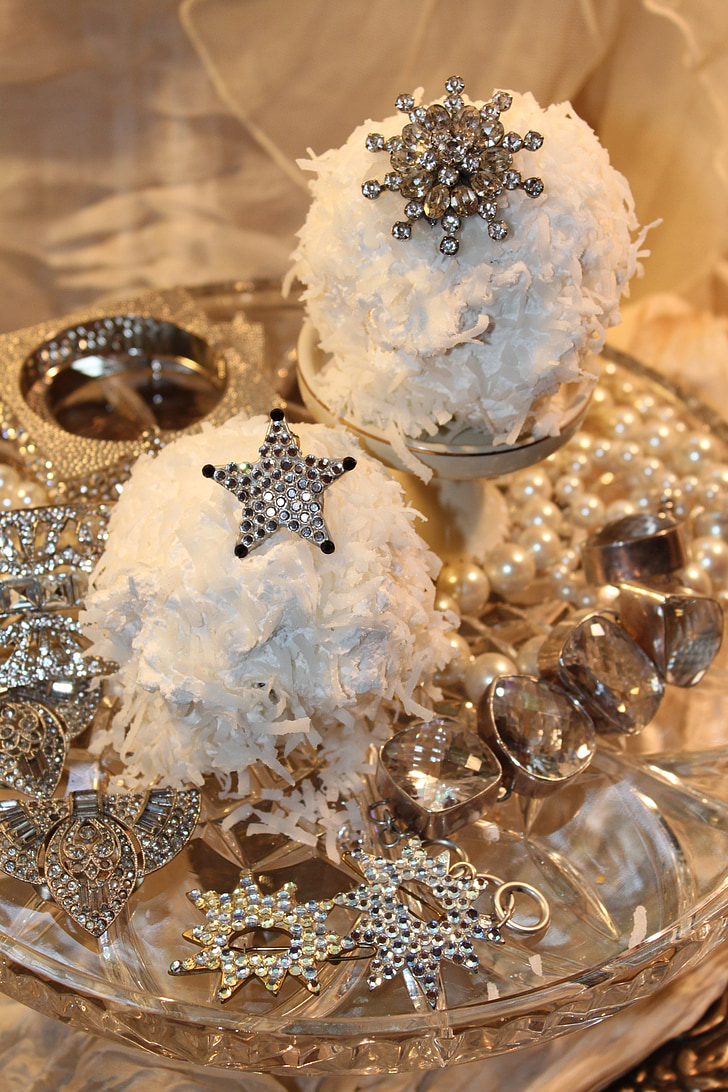 cupcake, jewelry, snowball
