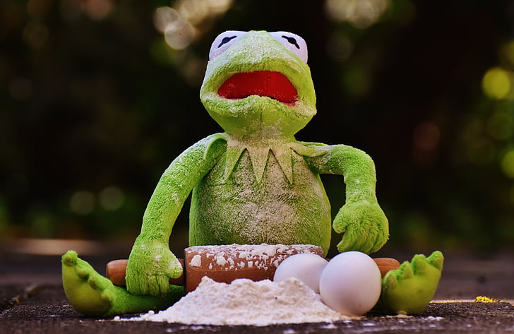 Kermit, peći, valjak za tijesto, jaje, brašno, sastojci, pripremiti