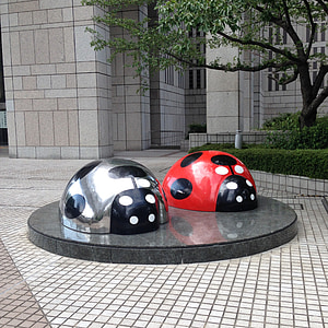 shinjuku, nobuo miyamoto, ladybug, statue, tokyo, japan, two of ladybug