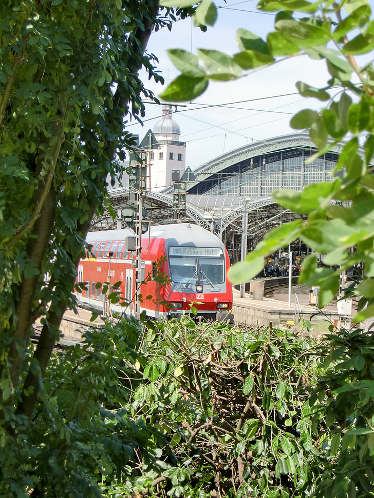 Köln, rongi, pearaudteejaam, raudteejaam, raudtee, kontaktvõrgu, tundus