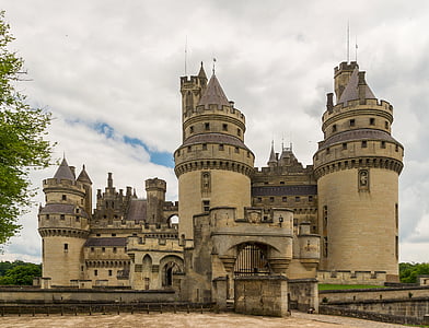 Pierrefonds slott, Oise, Picardie Frankrike, försvar, arkitektur, gamla, medeltida