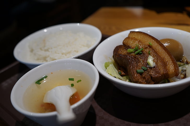 jedlo, dusené bravčové na ryžu, Taiwan potravín