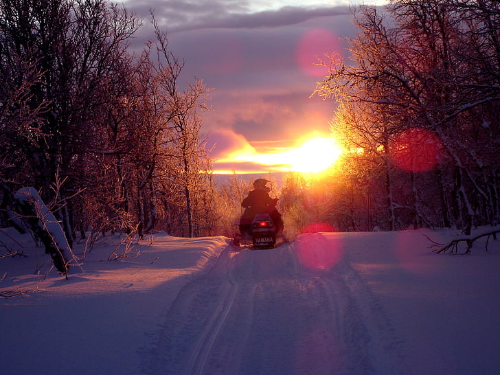 matahari terbenam, skuter, mobil salju, lampu latar, rumah perjalanan, matahari terbit, musim dingin
