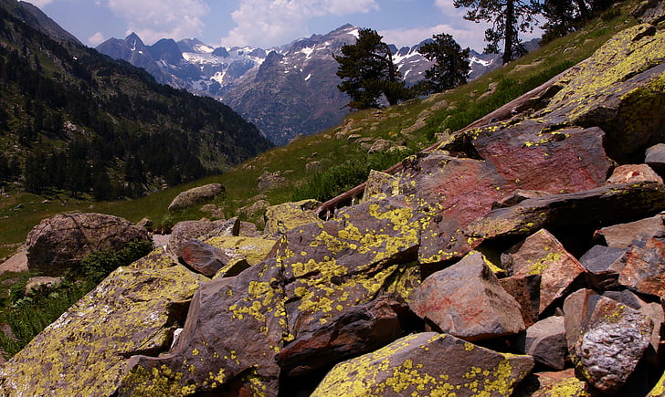 aneto, spain, pyrenees, rocks, hike, trail, mountains