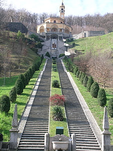 heiligdom, Madonna del bosco, Imbersago, spoorweg track, het platform