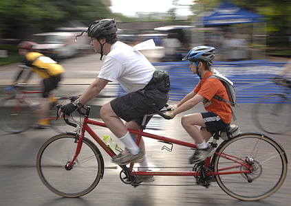 andar de bicicleta, ciclistas, em tandem, bicicletas, pilotos, rápido, capacete