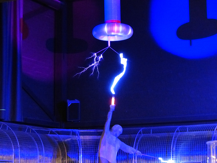 Flash, transformator Tesli, eksperyment, wysokiego napięcia, Fizyka doświadczalna, Demonstracja, Pokaż