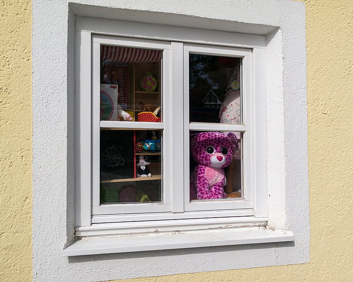 jendela, boneka, beruang memegang, bingkai jendela, hauswand, rumah, mainan