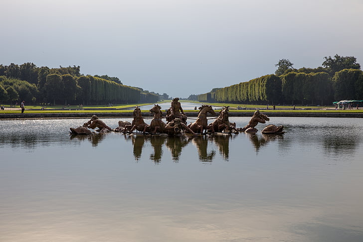 portrait, statue, herd, horses, middle, lake, day
