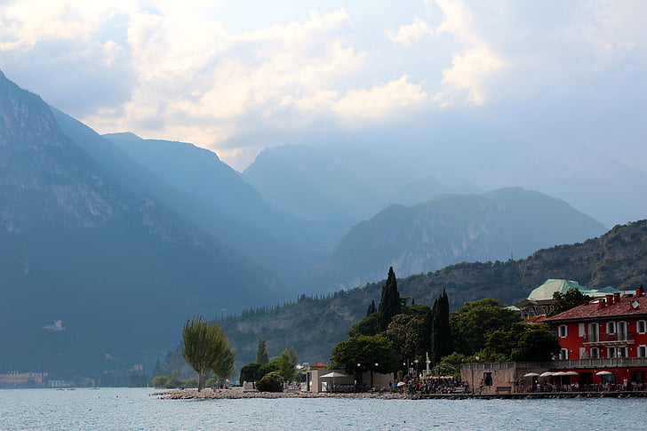 Riva del garda, Garda, à beira do lago, Itália, Monte brione