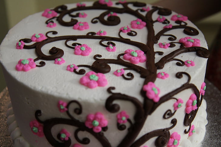 cake, dessert, icing, birthday, baked, frosting, bakery