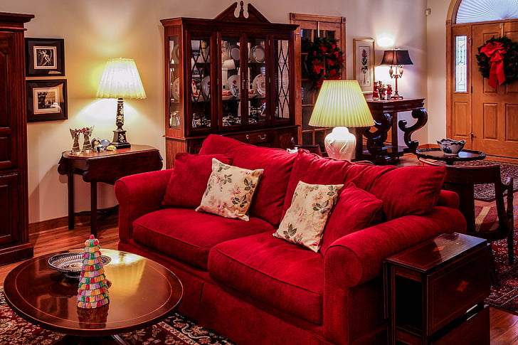Дневна, голяма стая, време за Коледа, Коледна украса, диван, чай таблица, Холна маса