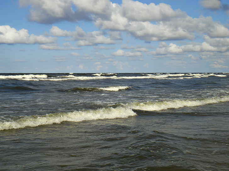 mar, el mar Báltico, las olas, la costa, días de fiesta, nubes, ola