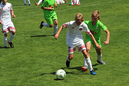 fotball, ungdom, kampen om ballen