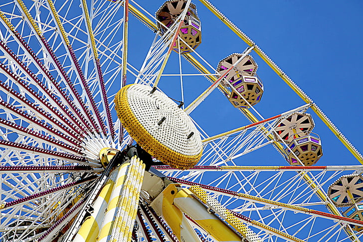 Ferris wheel, manege, augstums, piesaiste, nacelle, debesis, godīgu