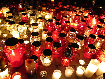 dan mrtvih, sveče, grobov, luči