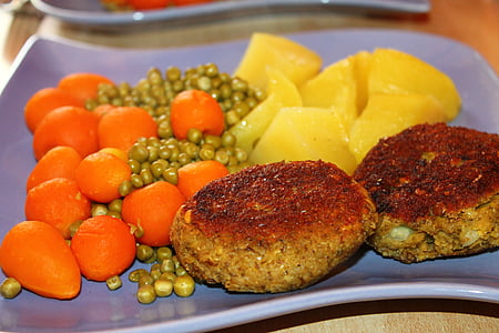 lentilles de boulettes de viande, carottes, petits pois, pomme de terre, végétalien, déjeuner, alimentaire