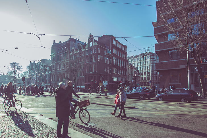 человек, ходьба, Улица, дневное время, Амстердам, улицы, дороги