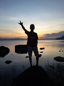 Západ slunce, Fotografie, muž siilhouette, jezero, na světlo