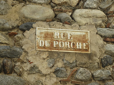kadun nimi, Ranska, Pyrénées, kuisti, vanha, vanhentunut, kivet
