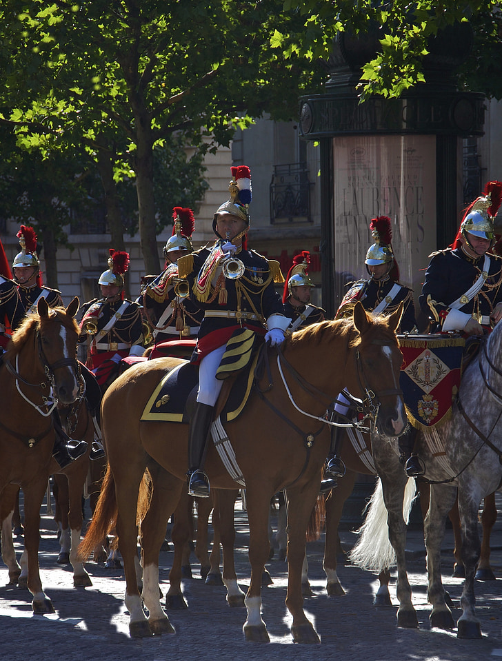 trumpet fanfar, Personalen kapten, kavalleriet, regemente, republikanska gardet, Paris, Frankrike