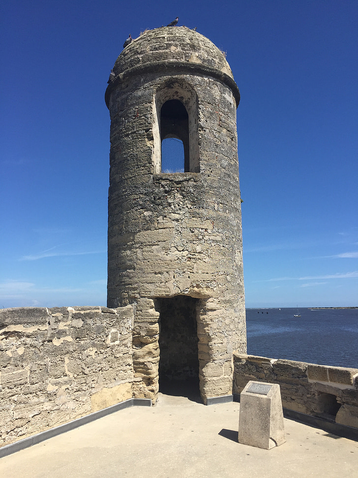 st augustine, fort, history, museum, cannon, tower, bench