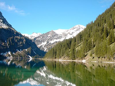 vilsalpsee, Tannheimertal, Tirol, hegyek, erdő, hó reste, víz