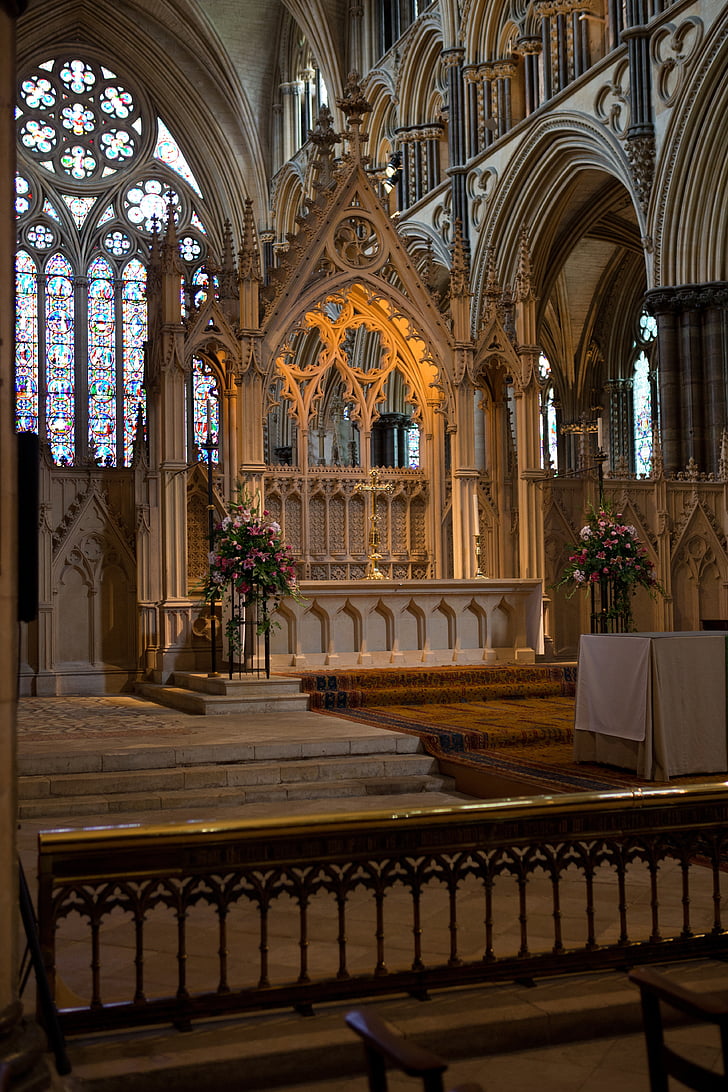 glavni oltar, Lincoln katedrala, vklesan v kamen, zaslon, s katerimi se sooča zahodu oltar, krščanstvo, Anglo katoliške