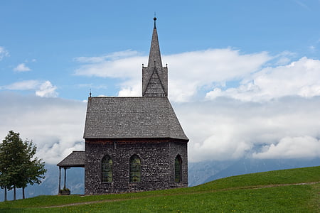 Kaplnka, Mountain cirkev, drevo, šindeľ opláštenia, Spire, lúka, oblaky