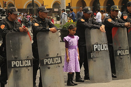rendőrség, Peru, Lima, gyermek, lány, Plaza de armas, zsaruk