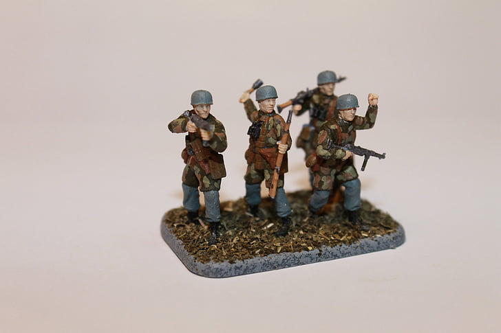toy soldiers, military, paratroopers