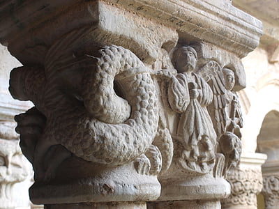 Stiftskirche-kirkko, luostarin santa giuliana, Santillana del mar, Espanja, sarake, Ornamentti, muistomerkki