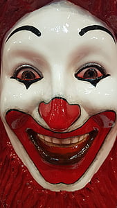 klaun, veletrh umění, Bologna, červená, část lidského těla, lidská tvář, Při pohledu na fotoaparát