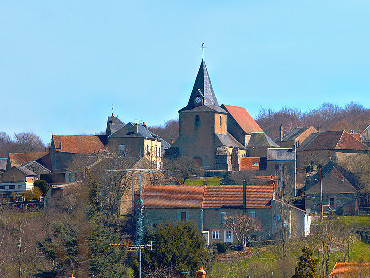 Saint martin av le puy, Morvan, Nièvre, Frankrike, Burgund, landskapet, blå