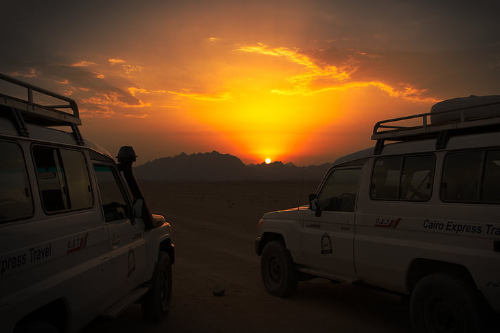 Égypte, coucher de soleil, désert
