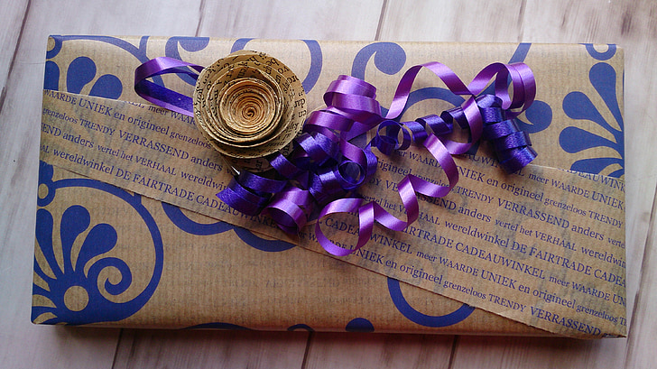 gift, packed, gift wrap, purple, wereldwinkel