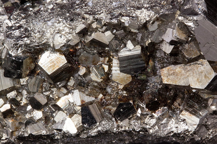 Pyrit, svovlkis, mineral, sulfid, jern, svovl, idiomorphe krystaller