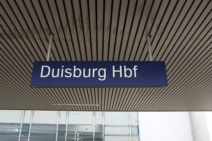 Duisburg, Hlavní nádraží, štít, modrá, Hbf