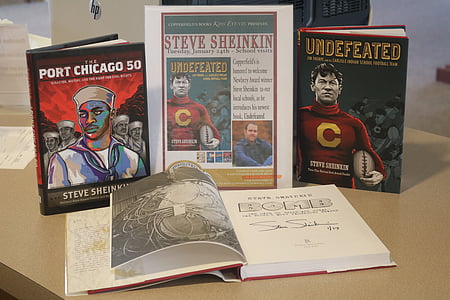 autographed grāmatas, Autors, apmeklējiet, grāmata displejs, grāmatas, Steve sheinkin, Džims Torps, Futbols