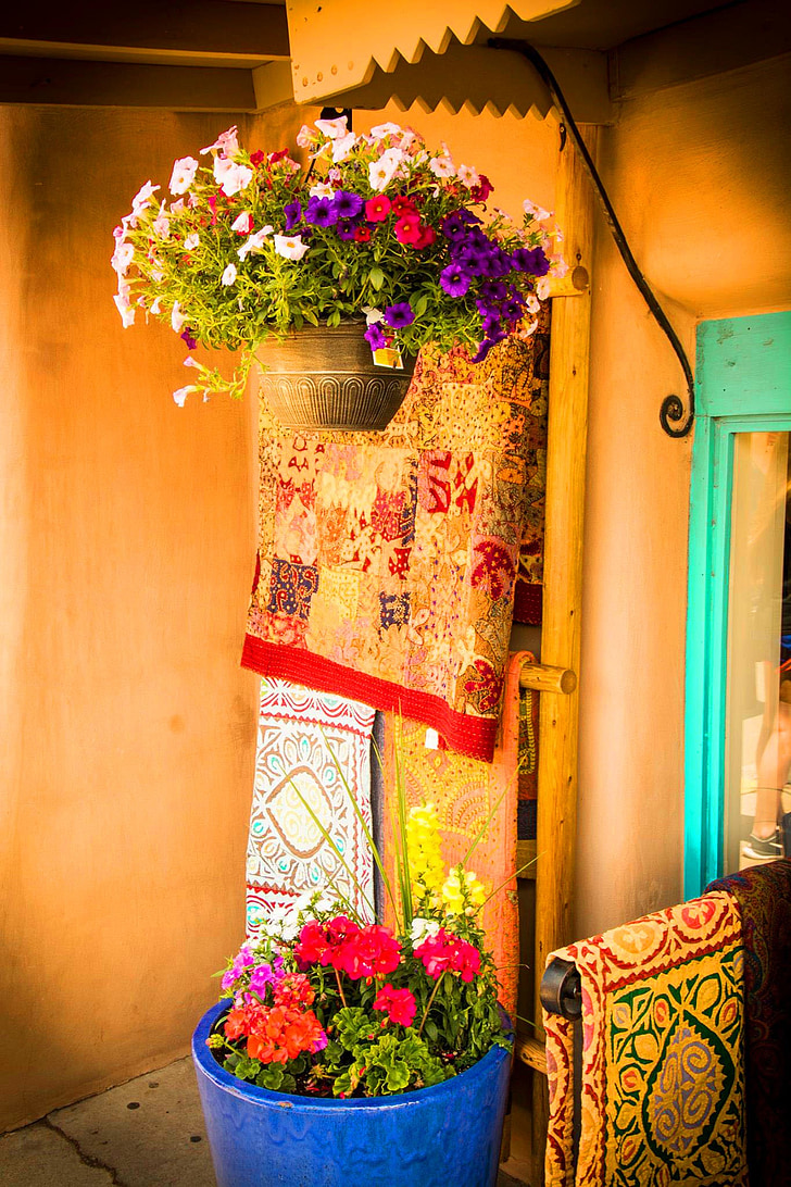 Adobe, Santa fe, New mexico, blommor, verandan