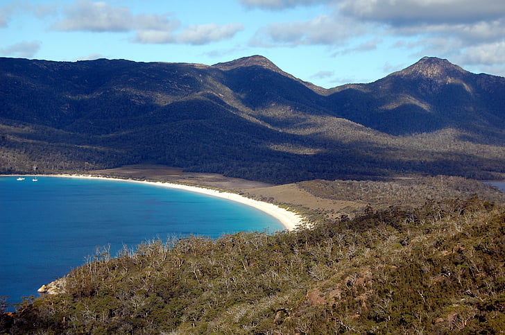 Wineglass-öböl, Tasmania, Ausztrália, Beach, üres, hegyek