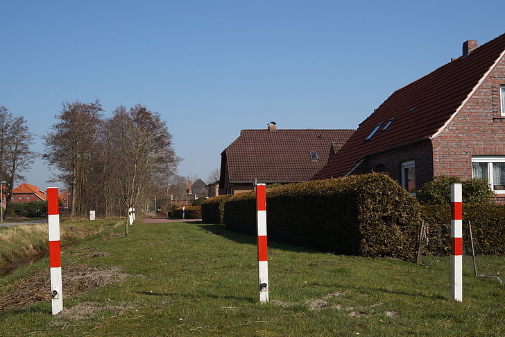 boundary poles, private road, forbidden passage, private property