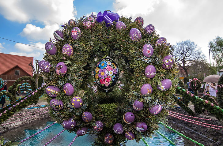 easter well, easter, easter eggs, custom, wreath, tradition