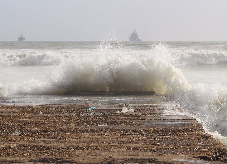 Já?, Surf, oceán