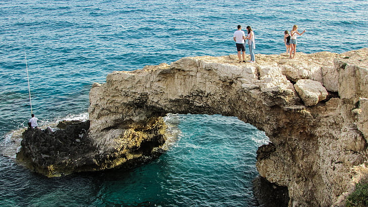 Cipru, Ayia napa, turism, turisti, vizitare a obiectivelor turistice, arc natural, pitoresc