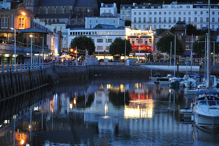 łodzie, Marina, Quayside, Harbourside, refleksje, Wieczorem, światła