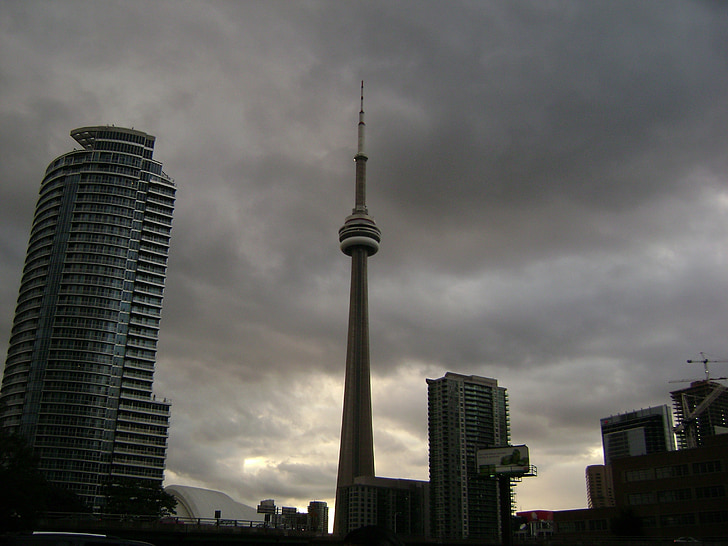 Molnigt, CN tower, Kanada, Toronto, staden
